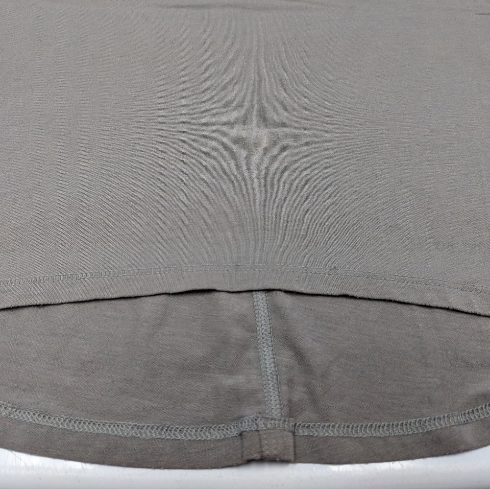 Aritzia "The Group Babaton" bundle of 2 women's t-shirt (white & grey) size 2XS - Picture 12 of 15